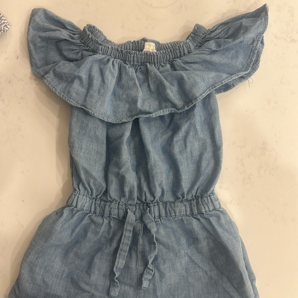 Going on a winter vacation? ⛱️🏝️ Crew cuts romper size 4